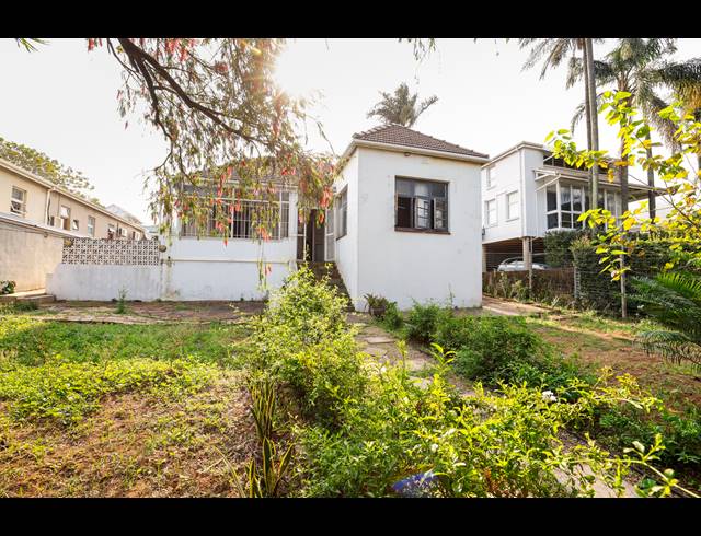 400M² BUILDING FOR SALE IN ESSENWOOD